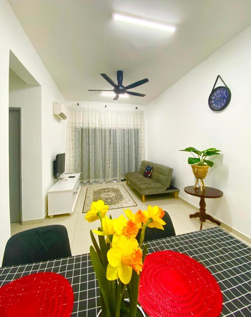 Apartment 2 Bedrooms At Mesahill With Mall By D'kay Homes, Near Usim Klia Nilai